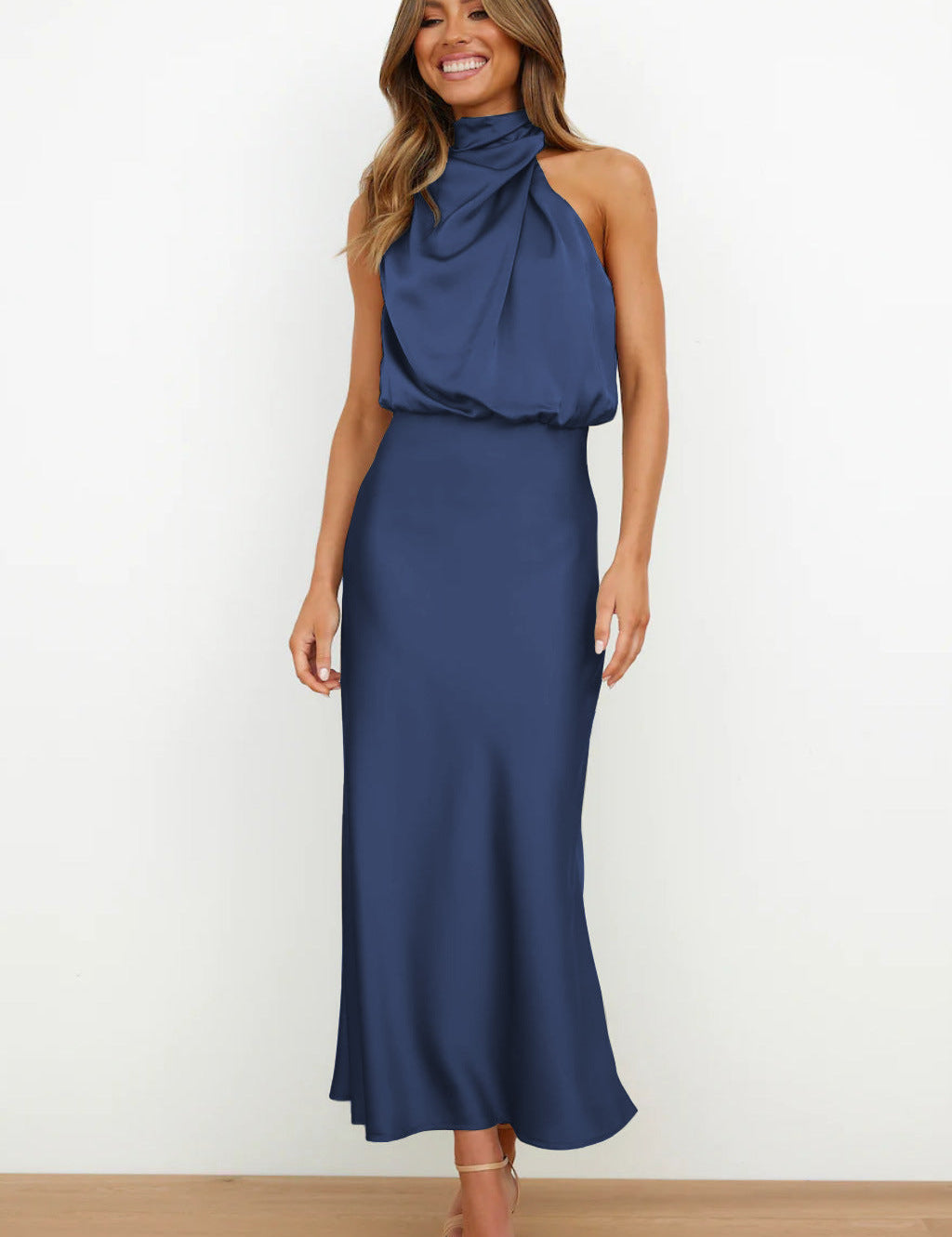 Tyra | Elegantní večerní šaty s halter výstřihem